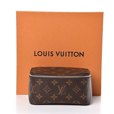 louis vuitton packing cubes.